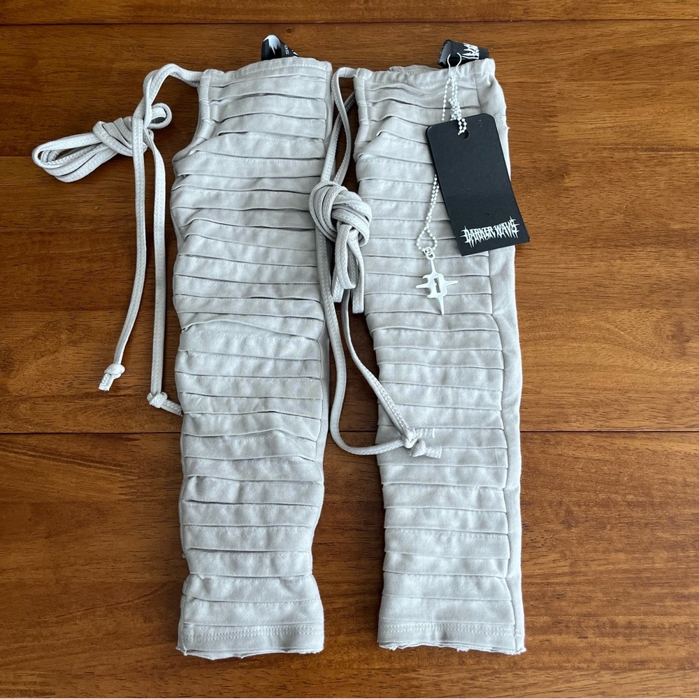 Darker wavs gloves